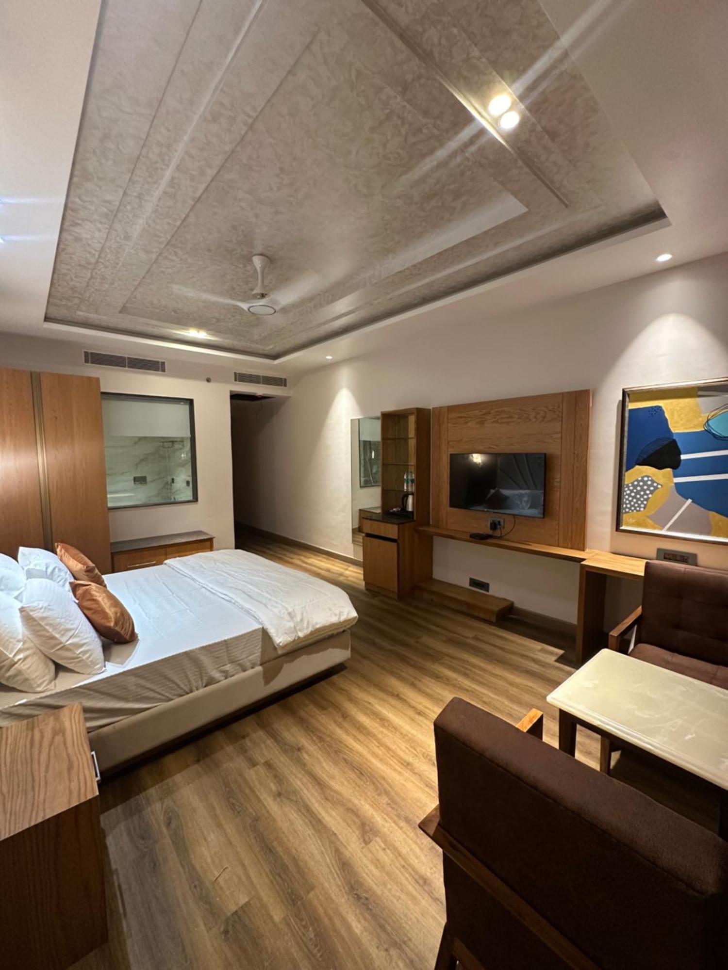 Mayur Simran Rājpura Extérieur photo